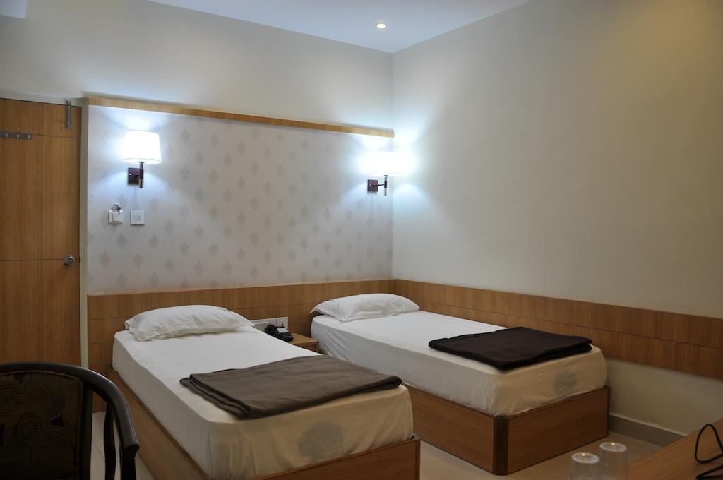 Hotel Athidi Grand Visakhapatnam Ruang foto