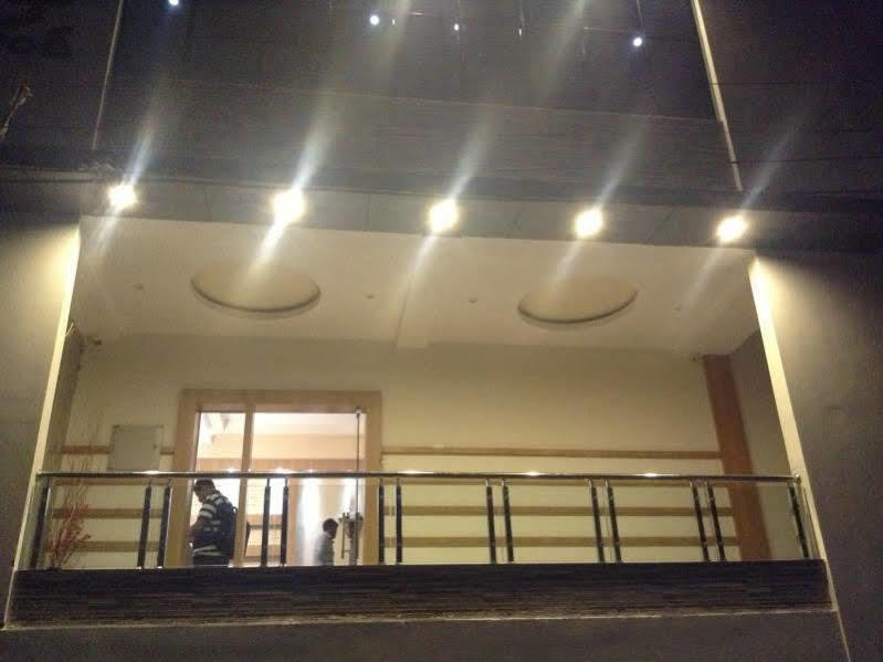 Hotel Athidi Grand Visakhapatnam Bagian luar foto