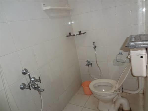 Hotel Athidi Grand Visakhapatnam Bagian luar foto